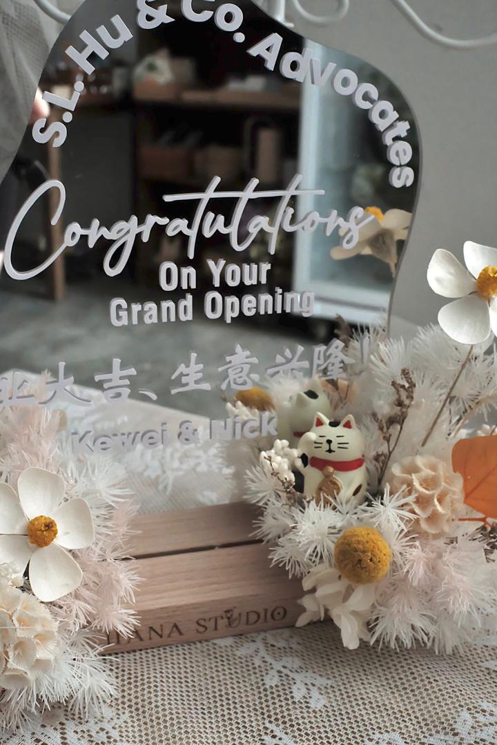 Preserved flower opening desk mirror